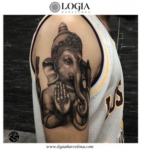 tatuaje-hombro-kanesha-logia-barcelona-ridnel    